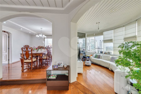 Apartamento à venda com 4 quartos, sendo 2 suítes, em Brooklin, São Paulo, SP