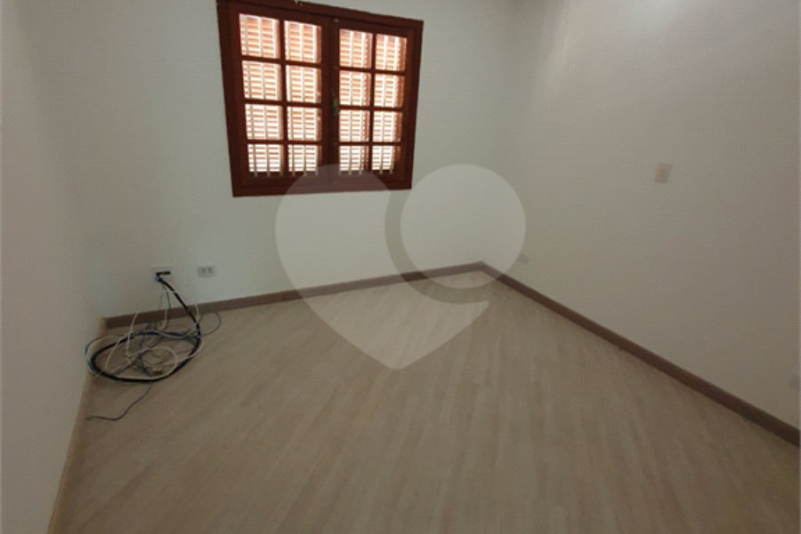 Sobrado à venda com 4 quartos, sendo 2 suítes,  em Santana, São Paulo, SP