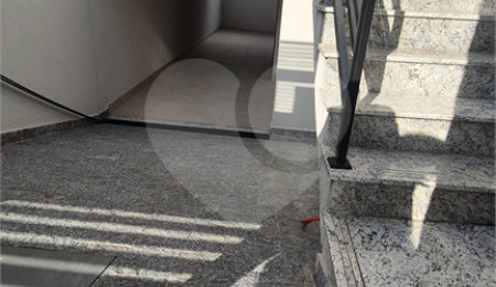 Casa à venda com 3 quartos, sendo 1 suíte,  em Vila Nivi, São Paulo, SP