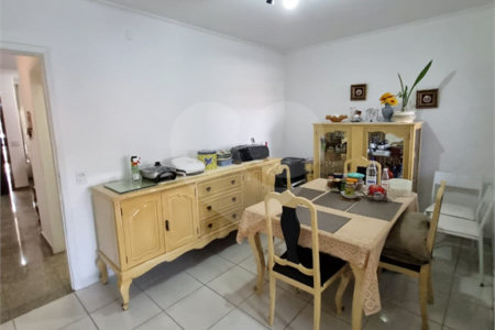 Sobrado à venda com 3 quartos em Bortolândia, São Paulo, SP