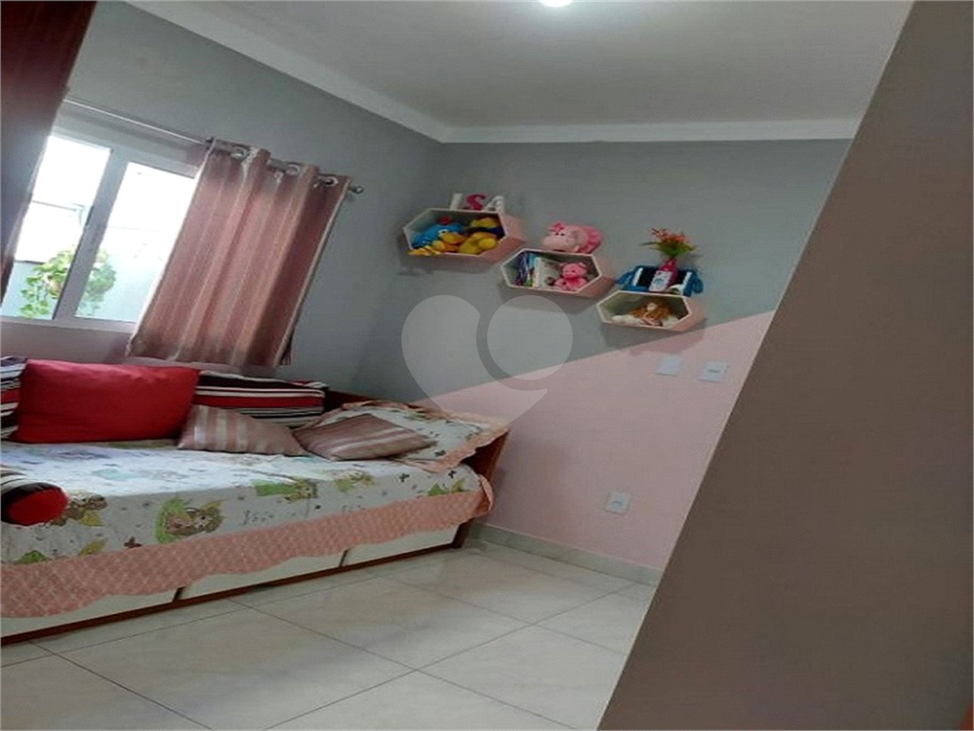Casa à venda com 3 quartos, sendo 1 suíte,  no condomínio Golden Park Residence II, Sorocaba - SP