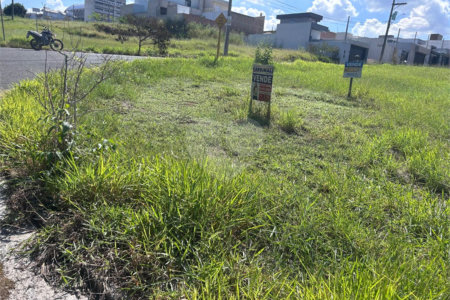 Terreno amplo localizado a venda.