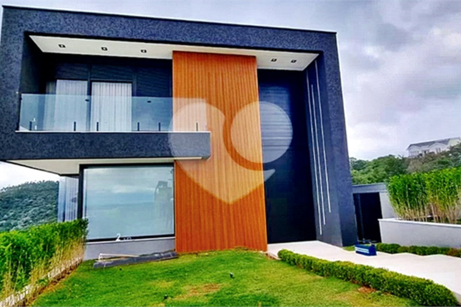 Casa à venda com 4 suítes no condomínio Genesis II, Santana de Parnaíba - SP