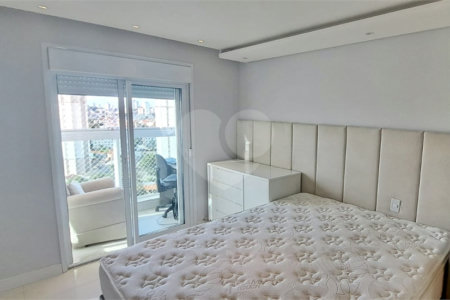 Apartamento à venda com 2 suítes em Vila Scarpelli, Santo André, SP