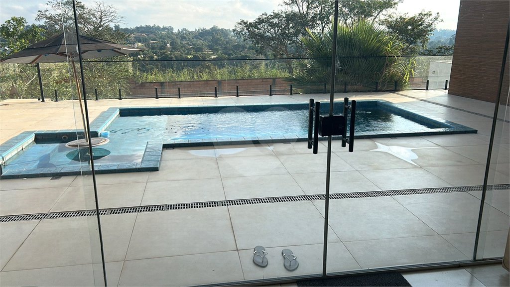 Casa à venda com 3 quartos, sendo 2 suítes, no condomínio Terras de Mont Serrat, Salto - SP