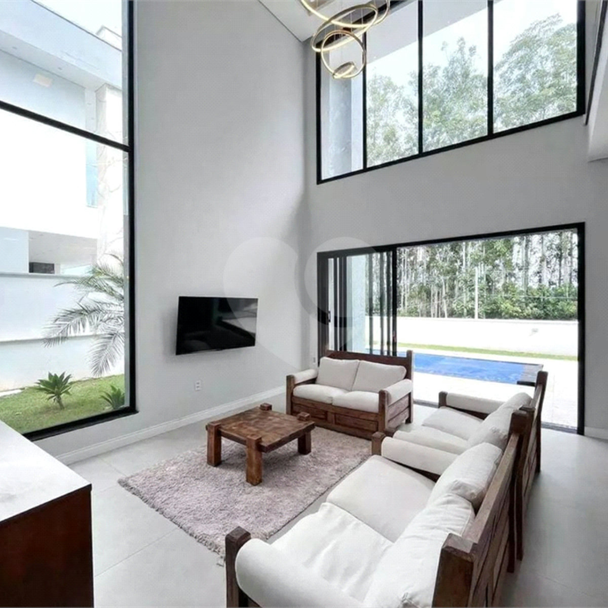 Casa à venda com 3 suítes no condomínio Ninho Verde II, Pardinho - SP