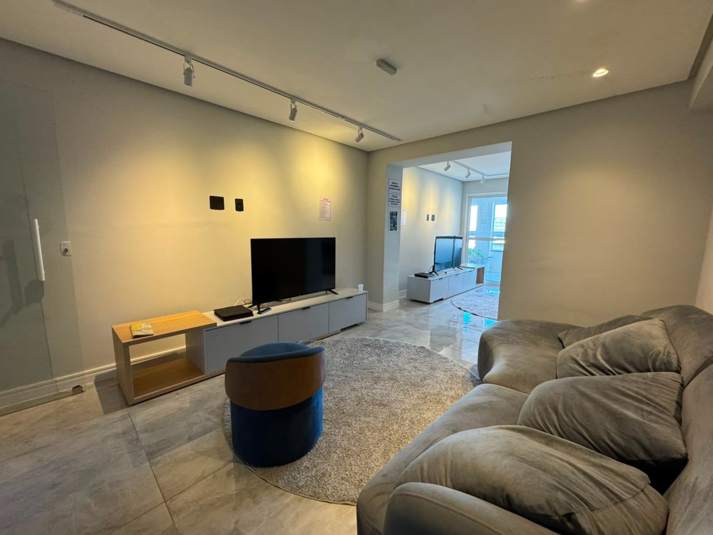 Apartamento à venda com 1 suíte em Caiçara, Praia Grande, SP