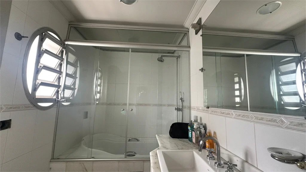 Apartamento à venda com 3 quartos, sendo 1 suíte, em Vila Andrade, São Paulo, SP