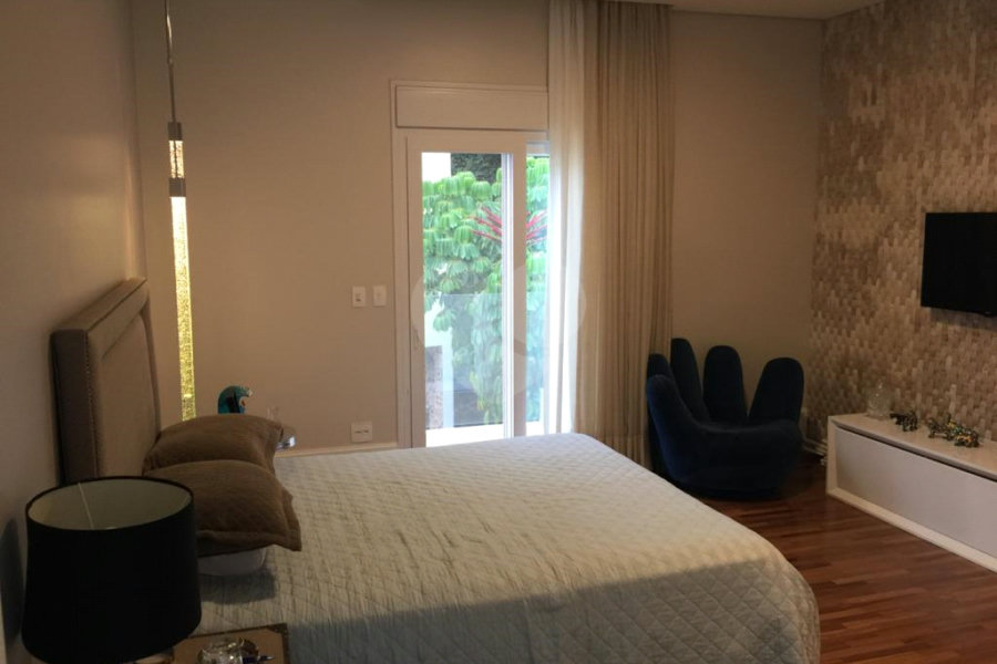 Casa à venda ou para alugar com 4 suítes no condomínio Suíça da Cantareira, Mairiporã - SP