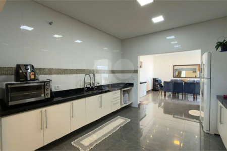 Casa à venda com 3 suítes no condomínio Campos do Conde I e II, Sorocaba - SP