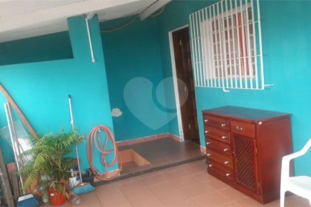 Casa à venda com 3 quartos, sendo 1 suíte, em Taba Marajoara, Suzano, SP