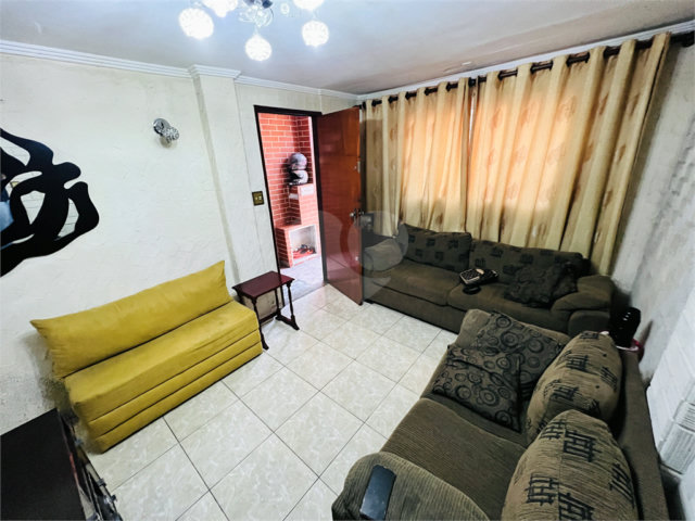 Sobrado à venda com 2 quartos em Parada Inglesa, São Paulo, SP