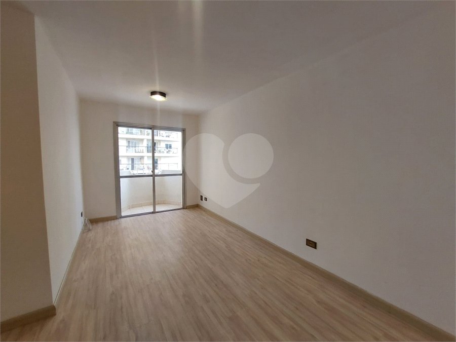Apartamento à venda com 3 quartos em Vila Ipojuca, São Paulo, SP