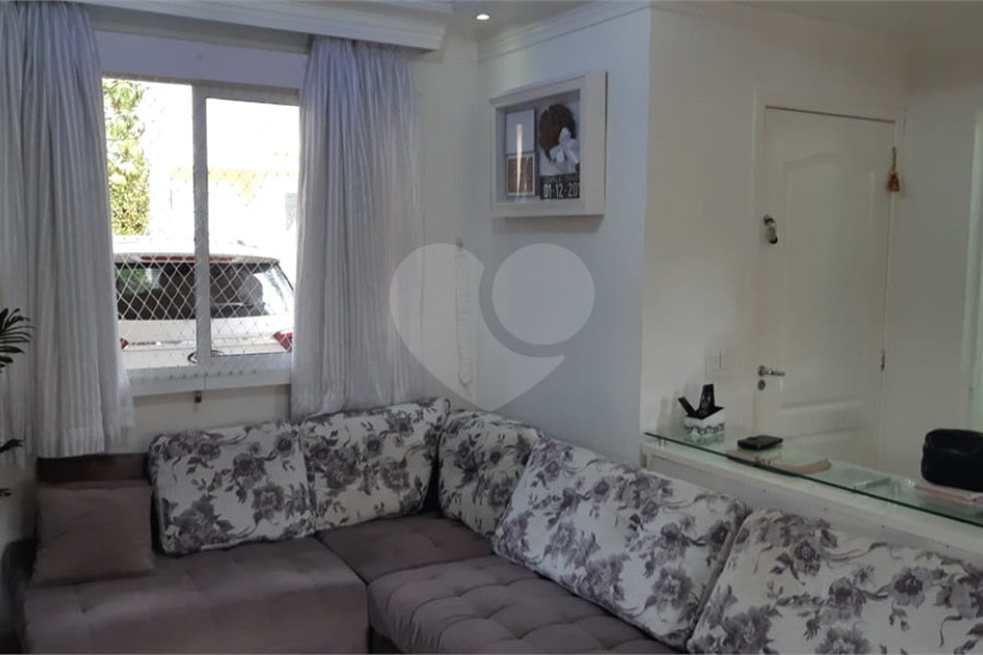 Casa à venda com 3 quartos, sendo 1 suíte,  no condomínio Village St. Louis, São Paulo - SP