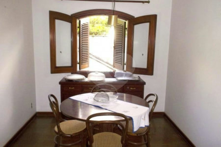 Sobrado à venda com 4 quartos, sendo 2 suítes, em Jardim Leonor, São Paulo, SP
