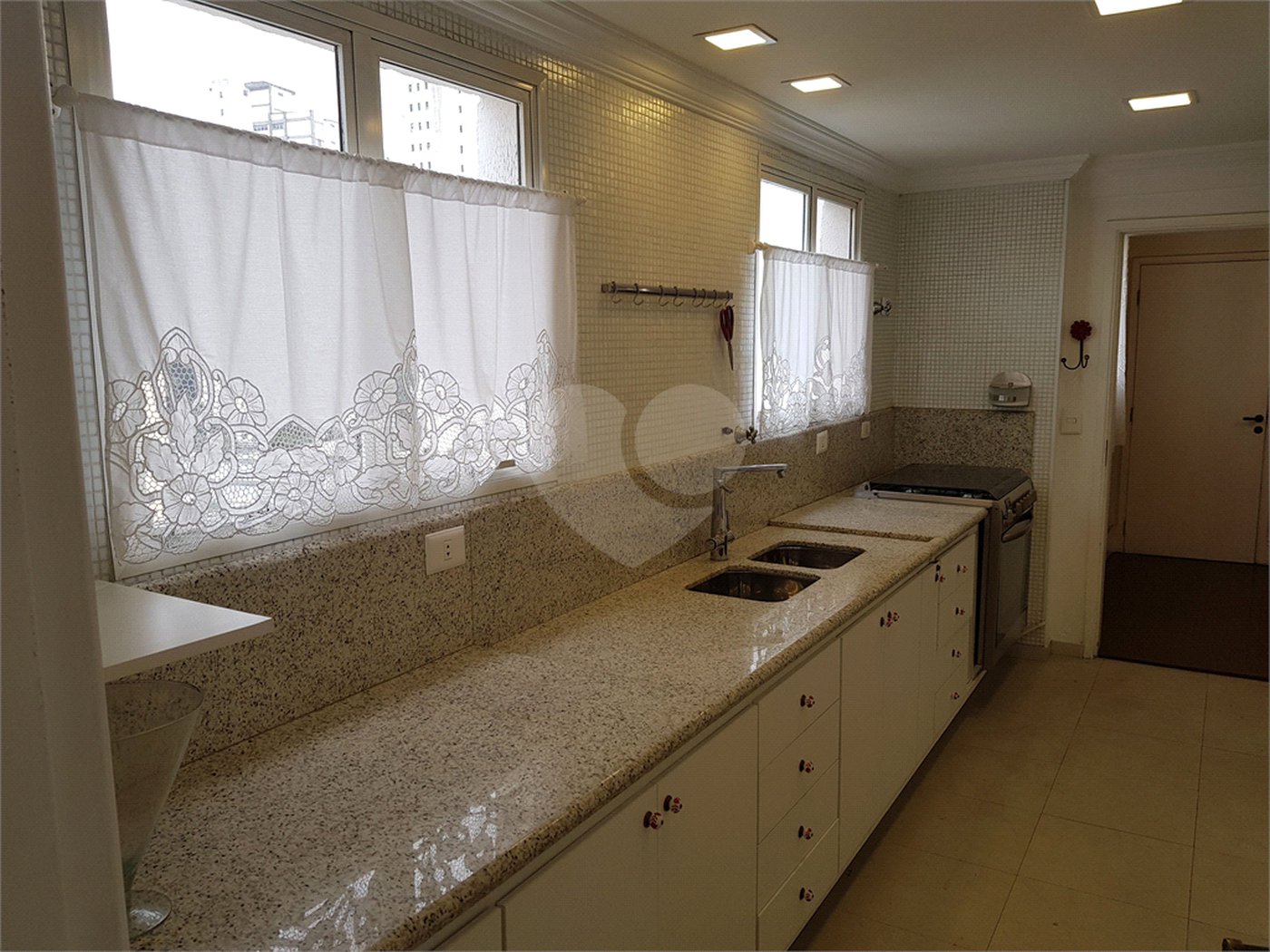 Apartamento à venda com 4 quartos, sendo 1 suíte, em Morumbi, São Paulo, SP