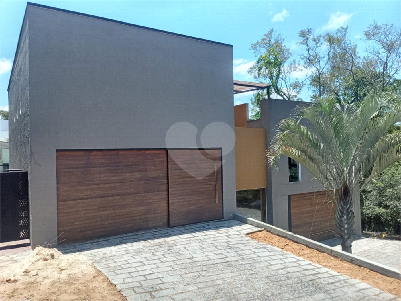 Casa à venda com 2 quartos, sendo 3 suítes,  no condomínio Aruã, Mogi das Cruzes - SP