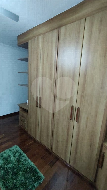 Sobrado à venda com 4 quartos, sendo 3 suítes, em Parque São Domingos, São Paulo, SP