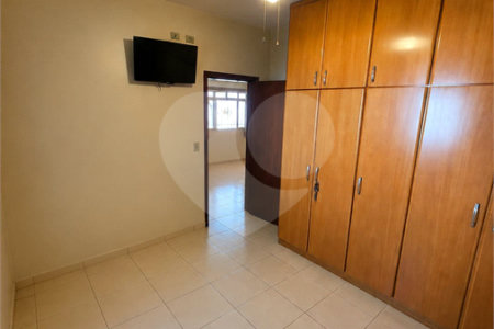 Casa à venda ou para alugar com 5 quartos, sendo 1 suíte, no Centro, Salto, SP