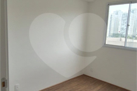 Apartamento à venda com 2 quartos em Parque Industrial Tomas Edson, São Paulo, SP