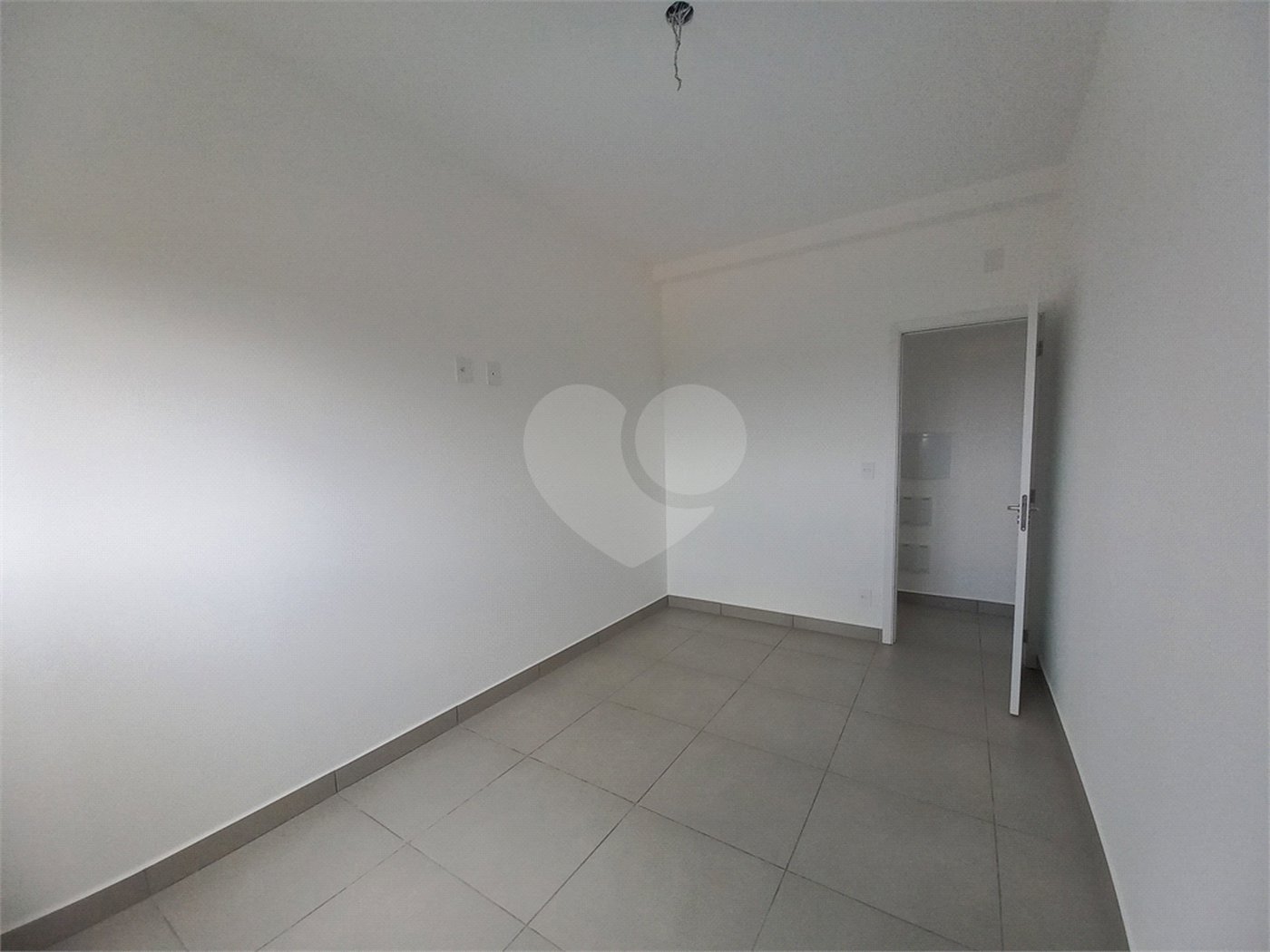 Apartamento à venda com 2 quartos, sendo 1 suíte,  em Além Ponte, Sorocaba, SP