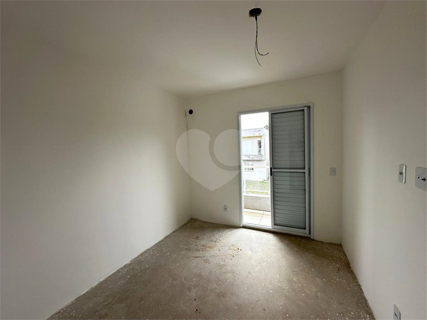 Casa à venda com 2 quartos no condomínio Vila das Paineiras, Suzano - SP