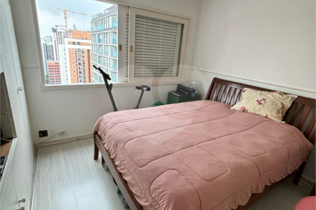 Apartamento à venda com 3 quartos, sendo 1 suíte,  em Indianópolis, São Paulo, SP