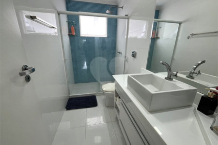 Casa à venda com 3 quartos, sendo 1 suíte, no condomínio Golden Village, Rio de Janeiro - RJ