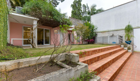 Casa à venda com 4 quartos, sendo 2 suítes,  em Alto da Boa Vista, São Paulo, SP