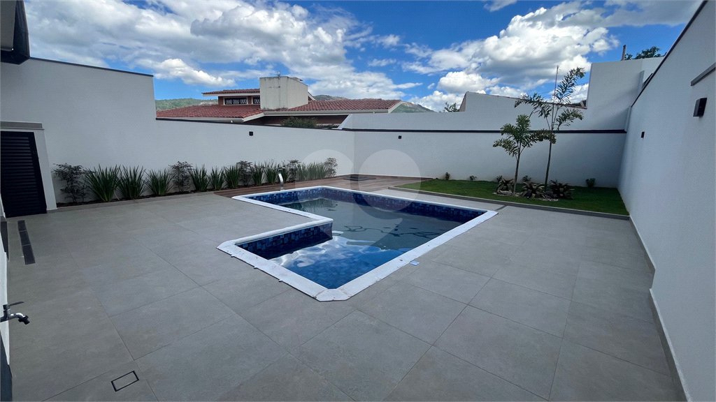 Casa Térrea à venda com 3 suítes em Nova Gardênia, Atibaia, SP