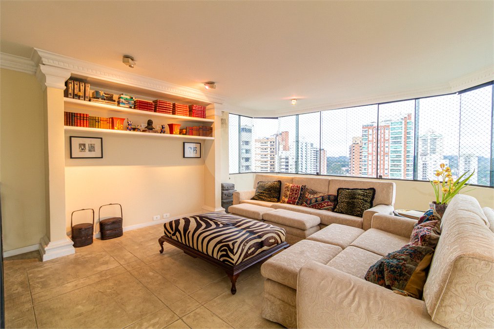 Duplex à venda com 4 quartos, sendo 3 suítes, em Campo Belo, São Paulo, SP