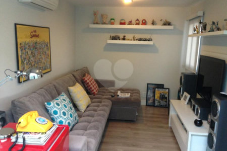 Casa à venda com 3 quartos, sendo 2 suítes, em Planalto Paulista, São Paulo, SP