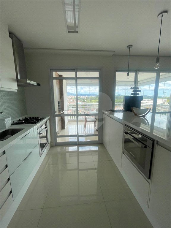 Apartamento à venda com 3 quartos, sendo 1 suíte,  em Vila Suissa, Mogi das Cruzes, SP