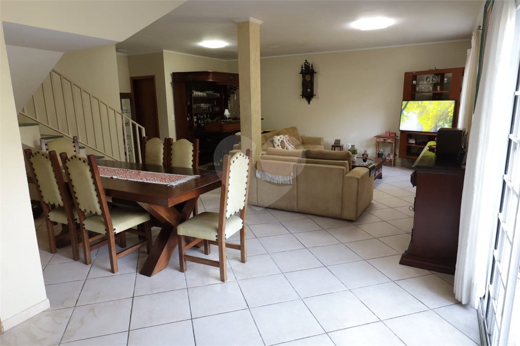 Casa à venda com 3 suítes no condomínio Parque Imperial da Cantareira, Mairiporã - SP
