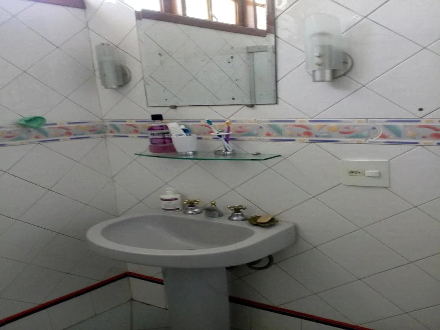Casa à venda com 3 quartos, sendo 1 suíte, em Butantã, São Paulo, SP