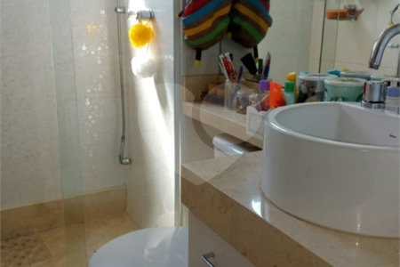 Apartamento à venda com 3 suítes em Vila Suzana, São Paulo, SP