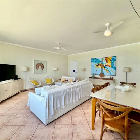 Apartamento Residencial à venda, Pitangueiras, Guarujá - AP0768.