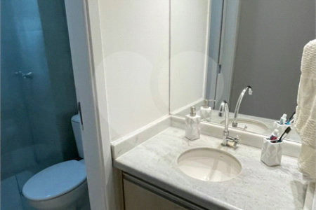 Apartamento no Condomínio Parque dos Manacás.
