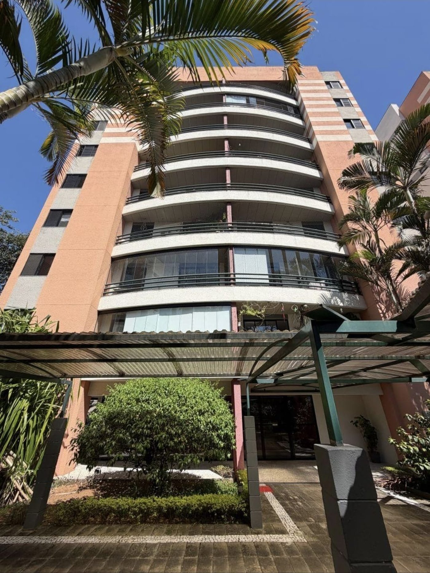 Apartamento de 3 dormitórios com suíte e 2 vagas na Vila São Francisco