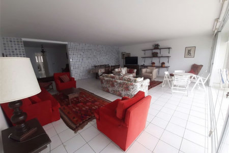 Apartamento Residencial à venda, Pitangueiras, Guarujá - AP0163.
