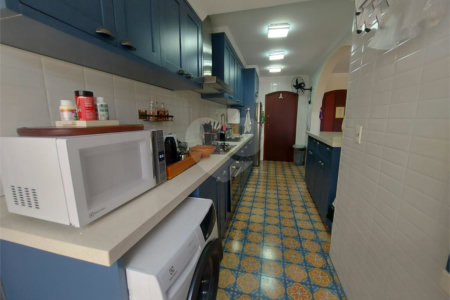 Apartamento à venda com 3 quartos, sendo 1 suíte,  em Enseada, Guarujá, SP