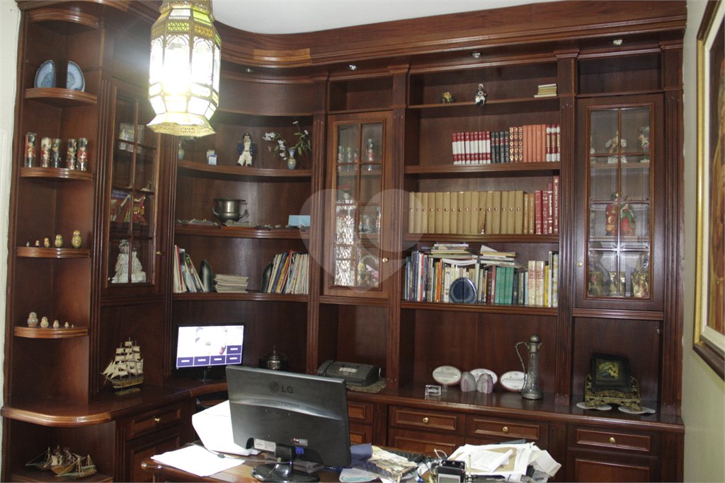 Casa à venda ou para alugar com 5 suítes em Jardim Leonor, São Paulo, SP