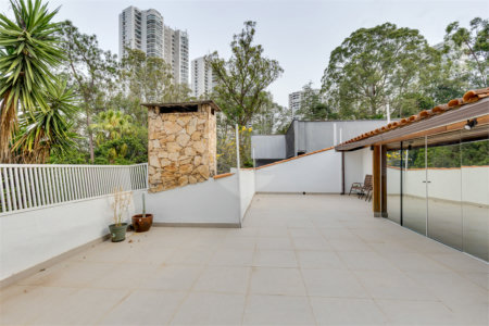 Casa à venda com 4 suítes em Jardim Marajoara, São Paulo, SP