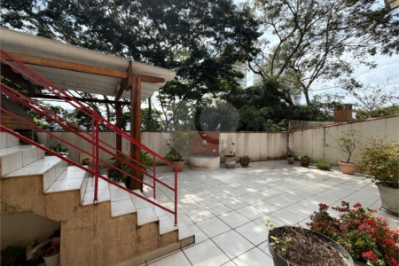 Casa à venda com 4 quartos, sendo 1 suíte, no condomínio Taquaral, São Paulo - SP