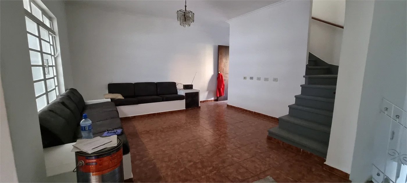 Casa à venda com 3 quartos, sendo 1 suíte, em Jardim Rosa Maria, São Paulo, SP
