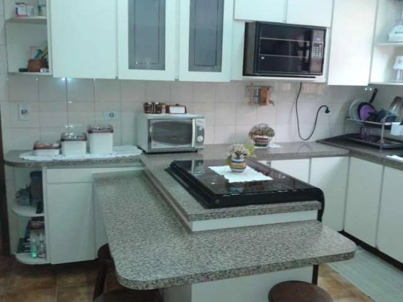 Sobrado à venda com 3 quartos, sendo 1 suíte, em Jardim das Vertentes, São Paulo, SP