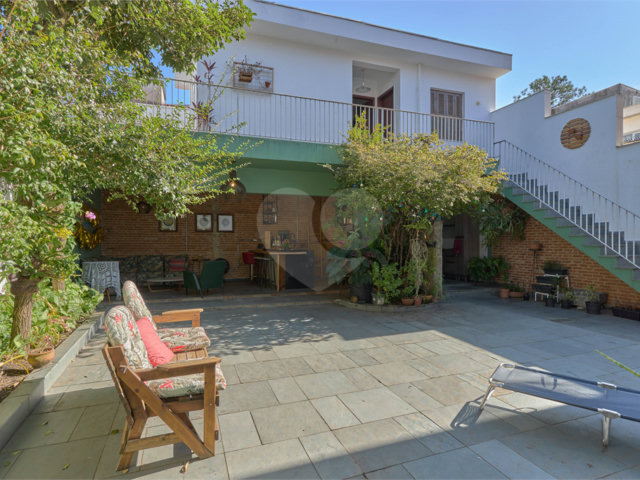 Casa à venda com 4 quartos, sendo 2 suítes,  em Brooklin, São Paulo, SP