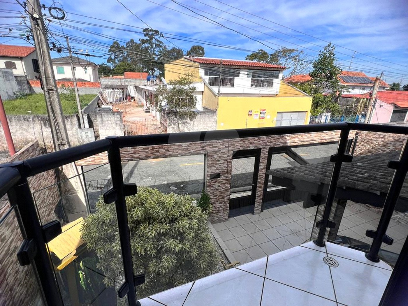 Sobrado à venda com 3 quartos, sendo 1 suíte,  em Jardim Modelo, Suzano, SP