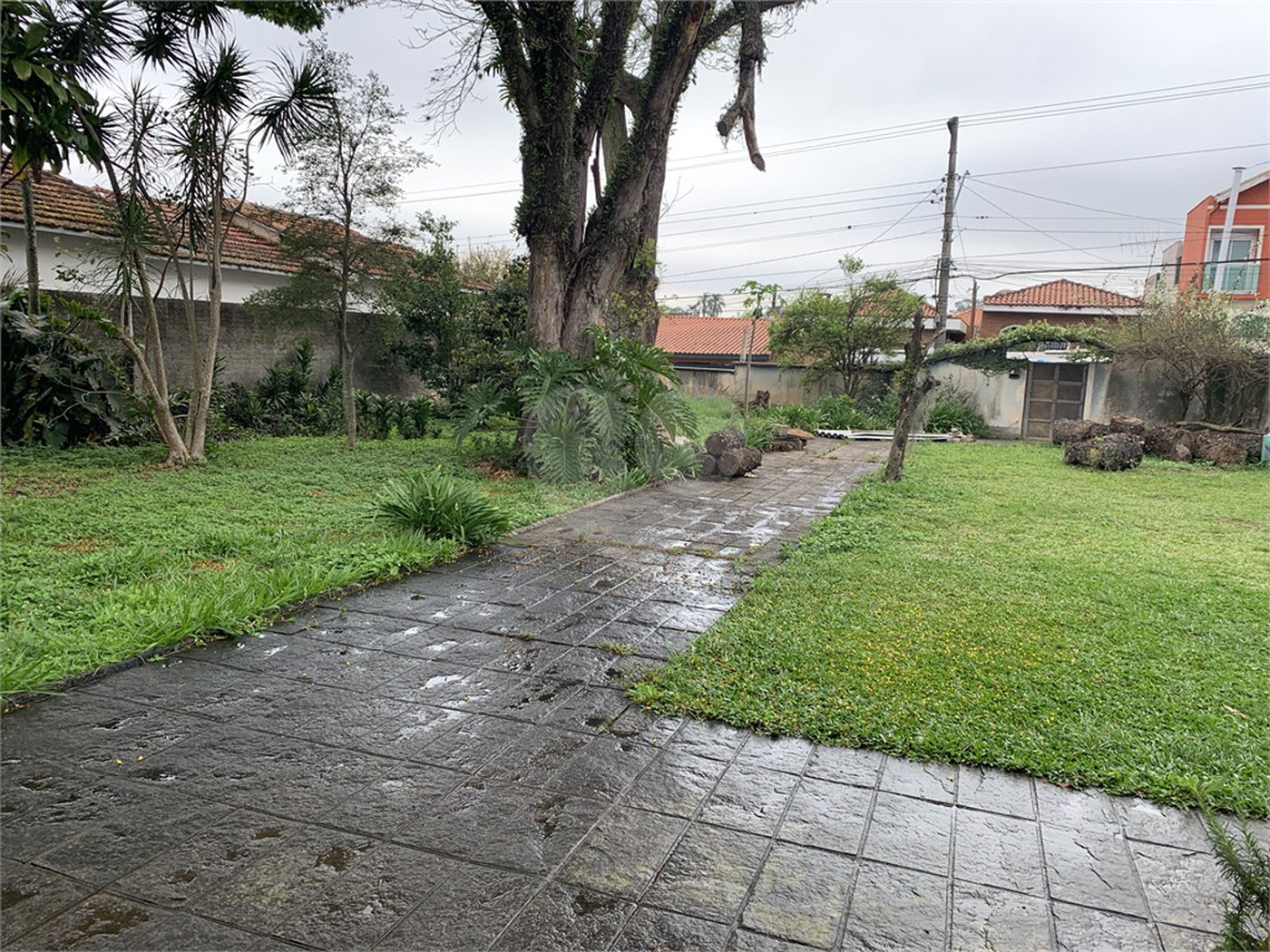 Sobrado à venda com 4 quartos, sendo 2 suítes,  em Tremembé, São Paulo, SP