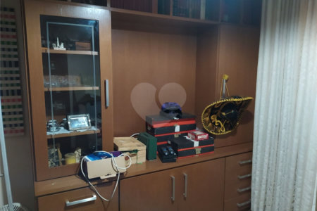 Casa à venda ou para alugar com 6 quartos, sendo 1 suíte, em Vila Junqueira, São Roque, SP